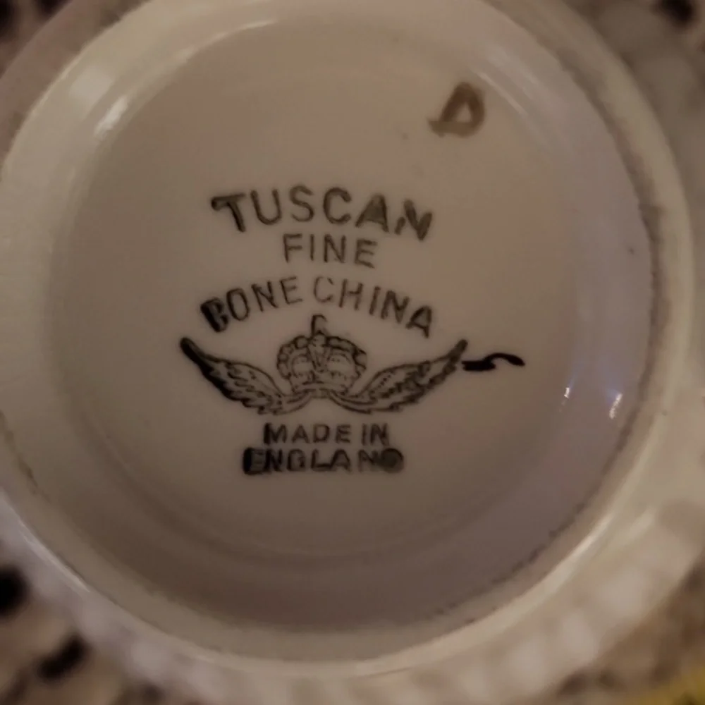 Tuscan fine bone china cup an saucer‎ England